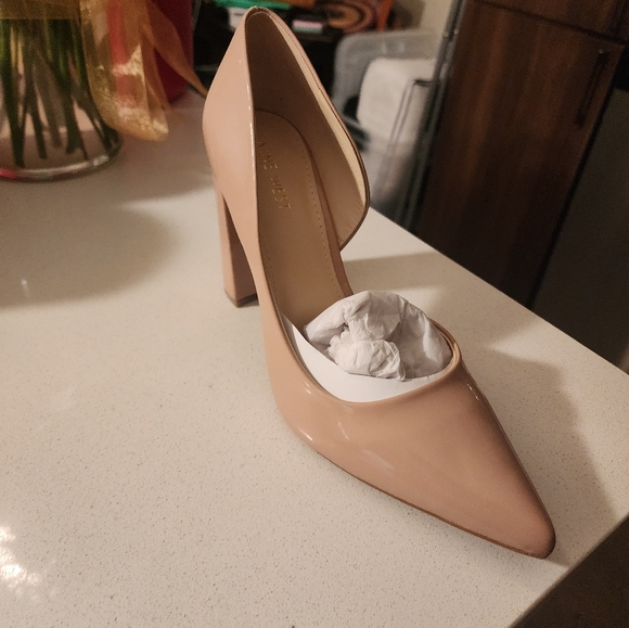 Nine West Anisa Shoe - Natural, Size 9M - Picture 3 of 3